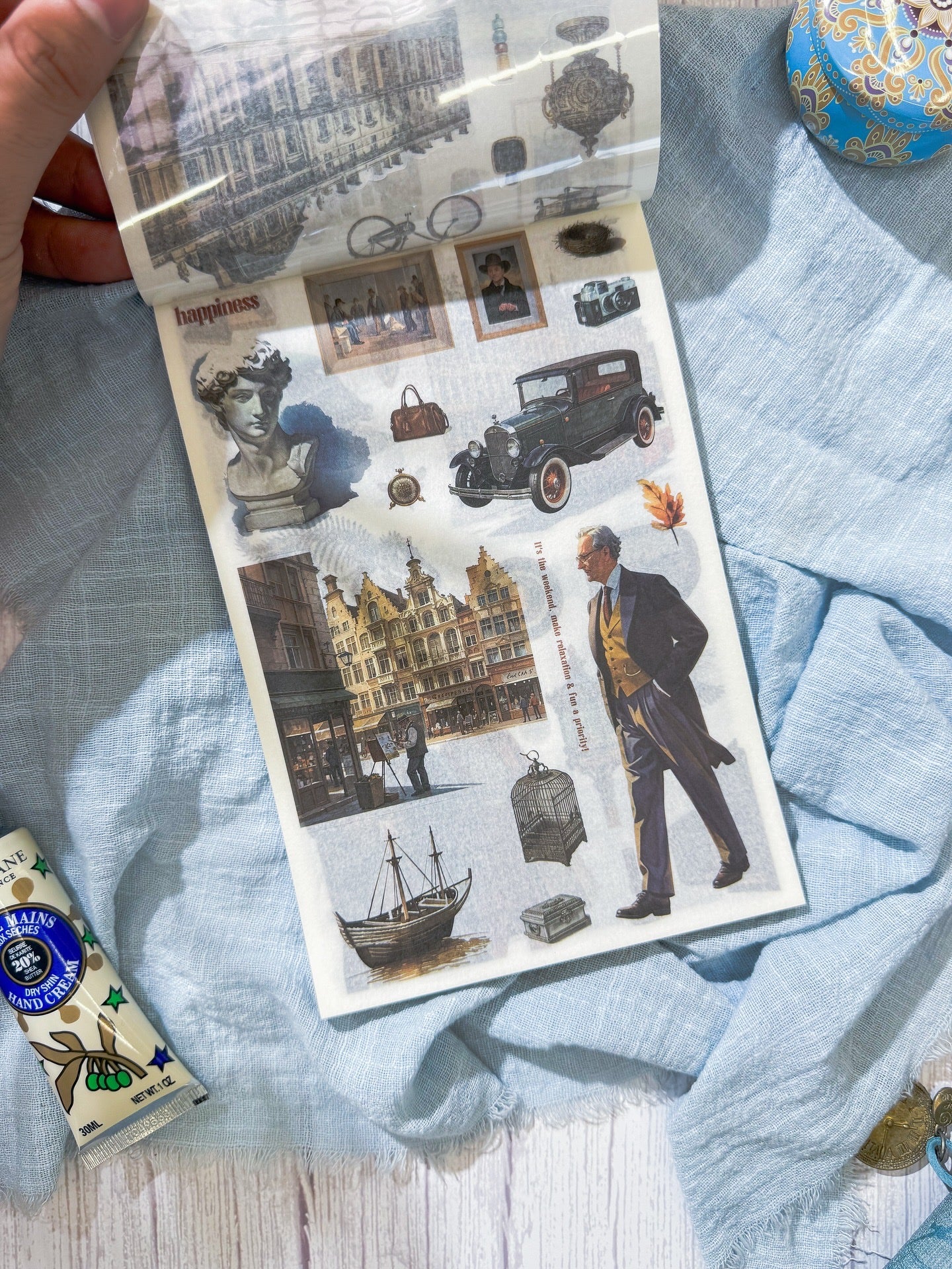 مجلة الملصقات الكبيرة museum wandering