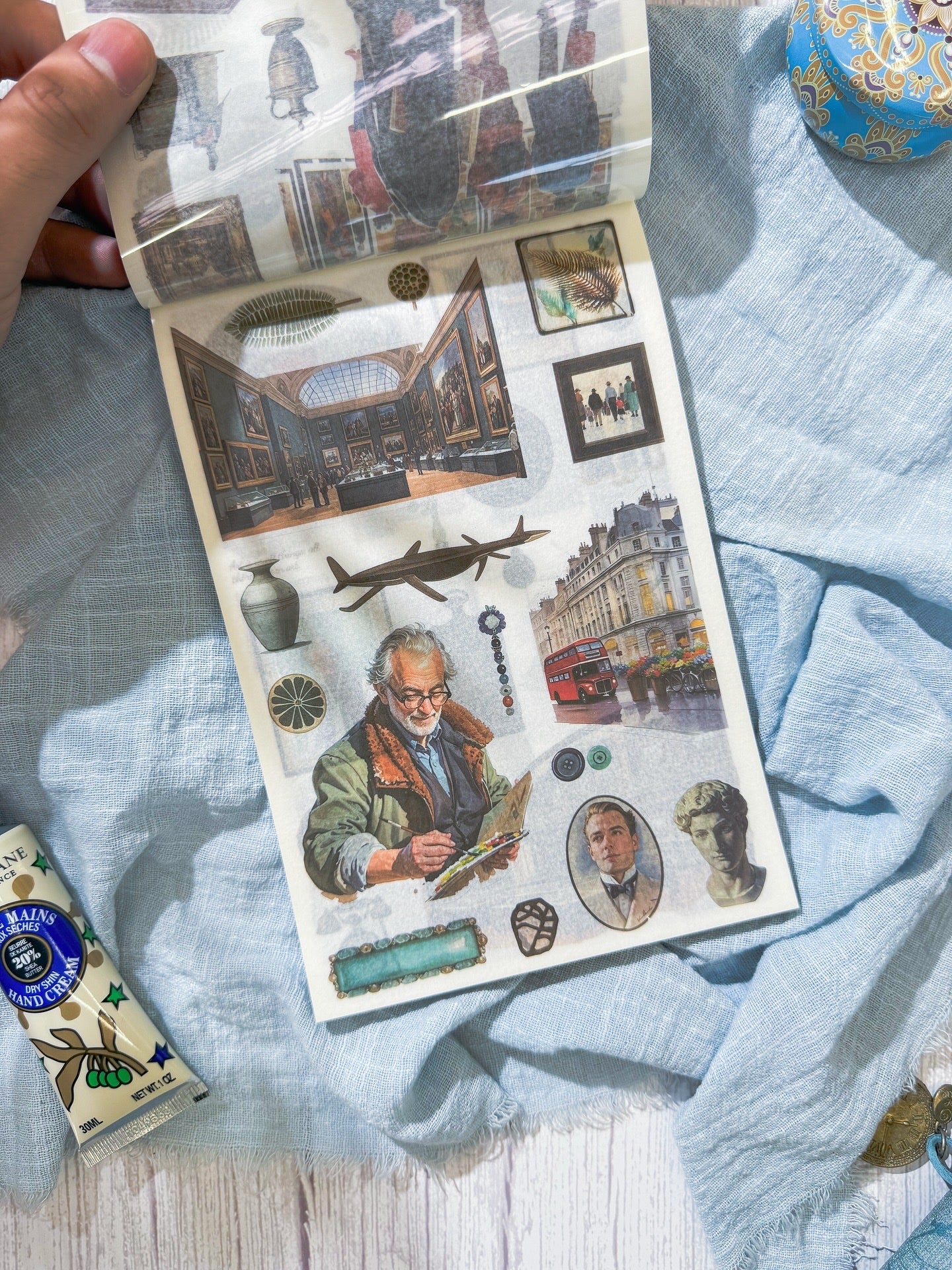 مجلة الملصقات الكبيرة museum wandering