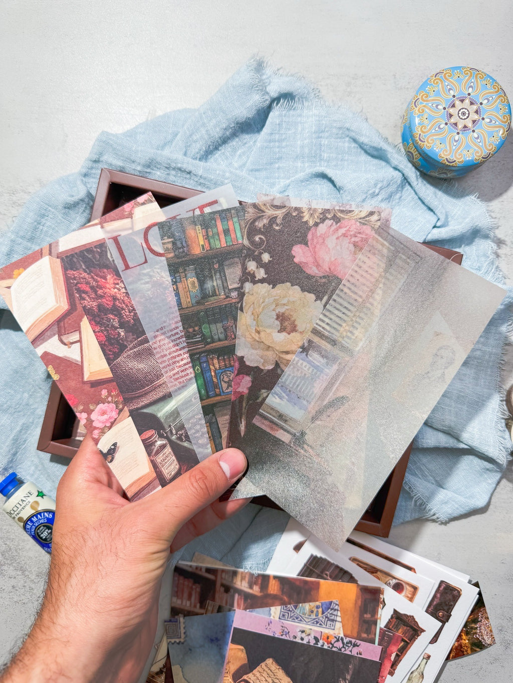 Whispering pages صندوق الجورنال الشامل