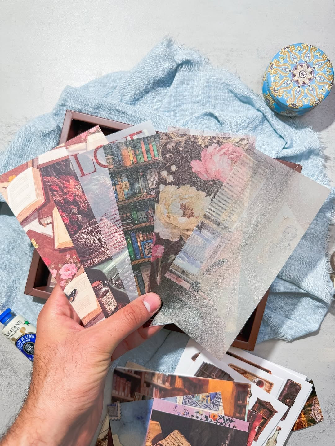 Whispering pages صندوق الجورنال الشامل