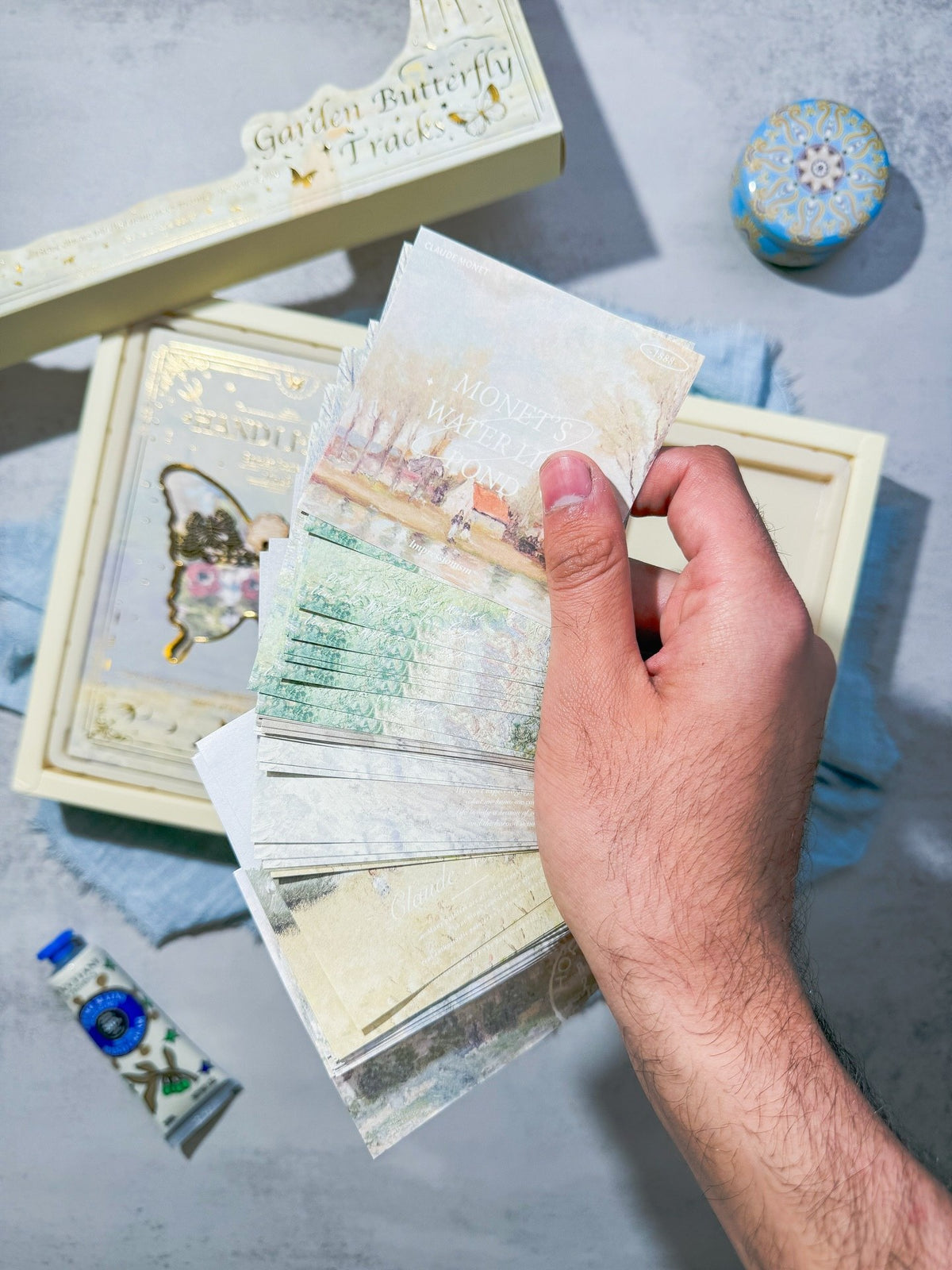 صندوق الجورنال الكبير فراشة ابيض