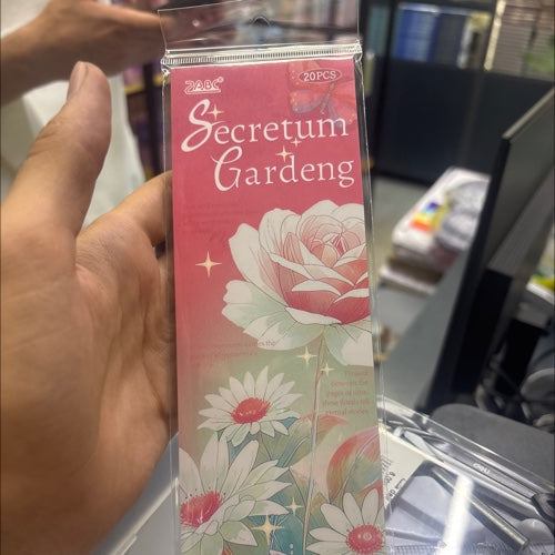 مجلة الملصقات الصغيرة secretum gardeng