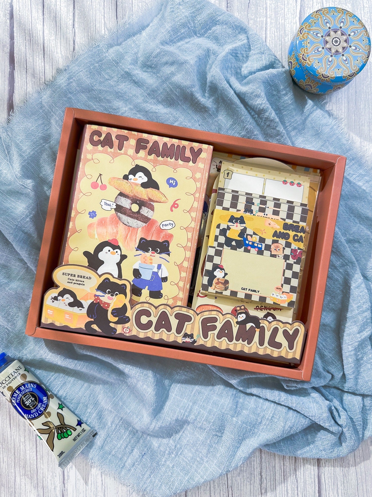 Cat familyصندوق الجورنال الشامل