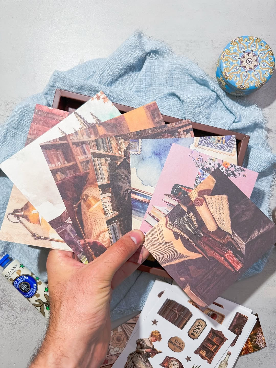 Whispering pages صندوق الجورنال الشامل