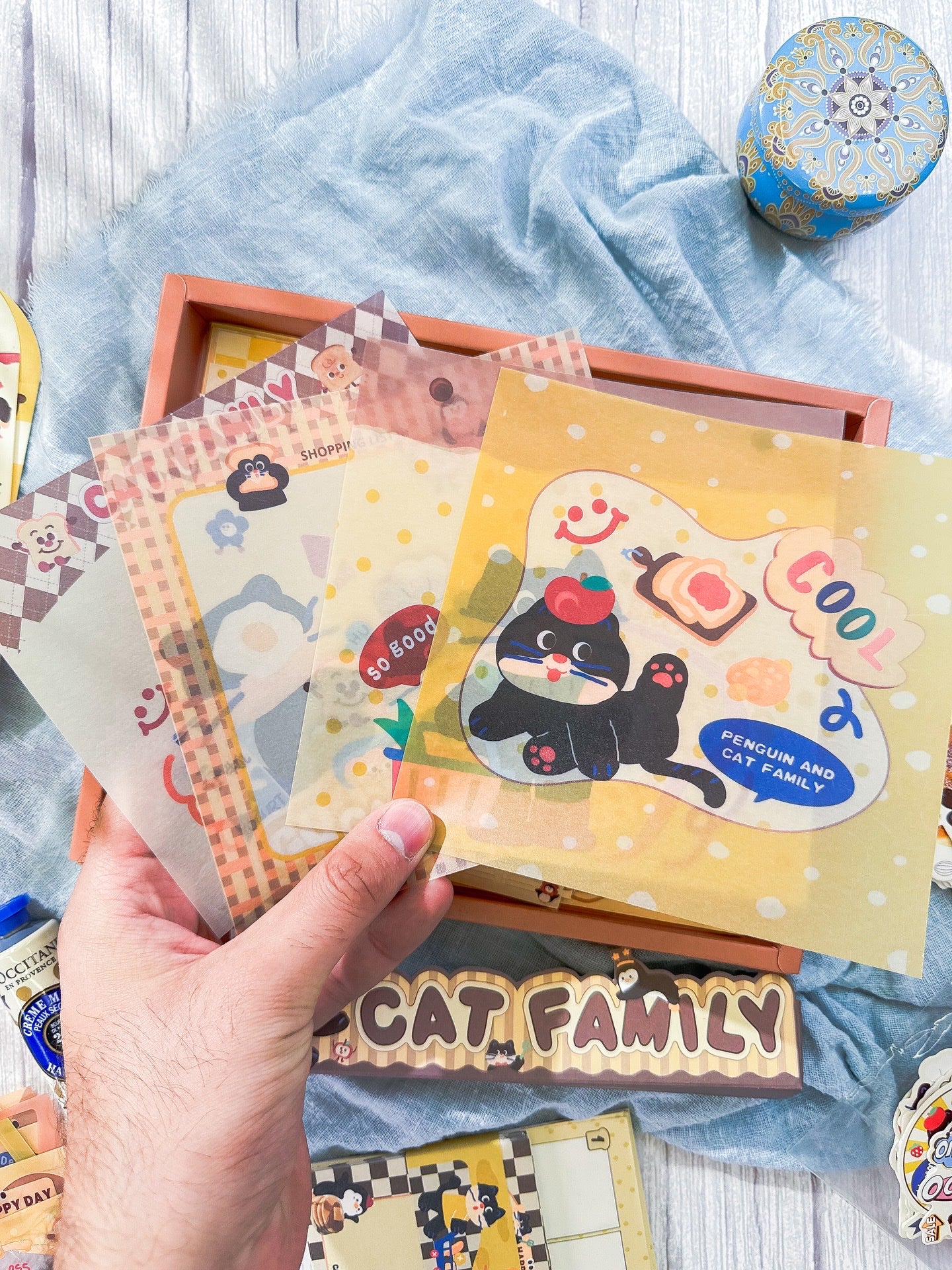 Cat familyصندوق الجورنال الشامل