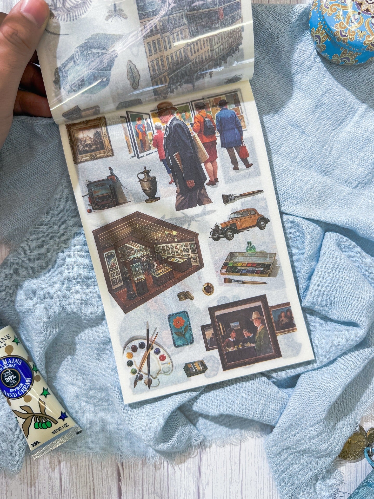 مجلة الملصقات الكبيرة museum wandering