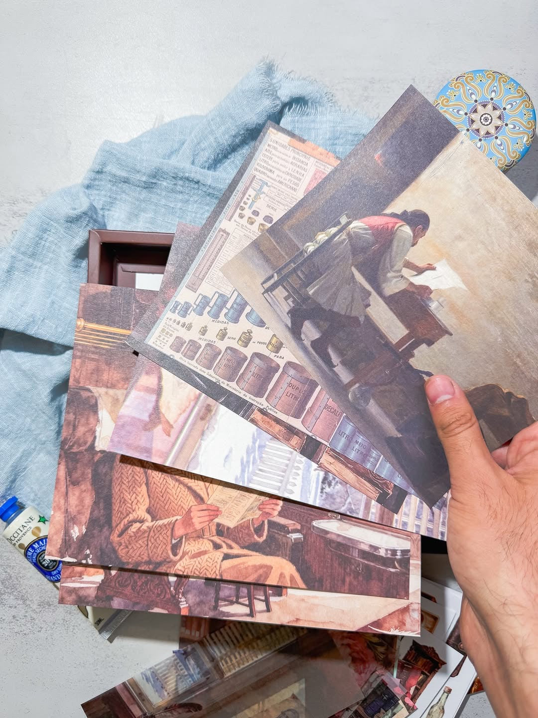 Whispering pages صندوق الجورنال الشامل