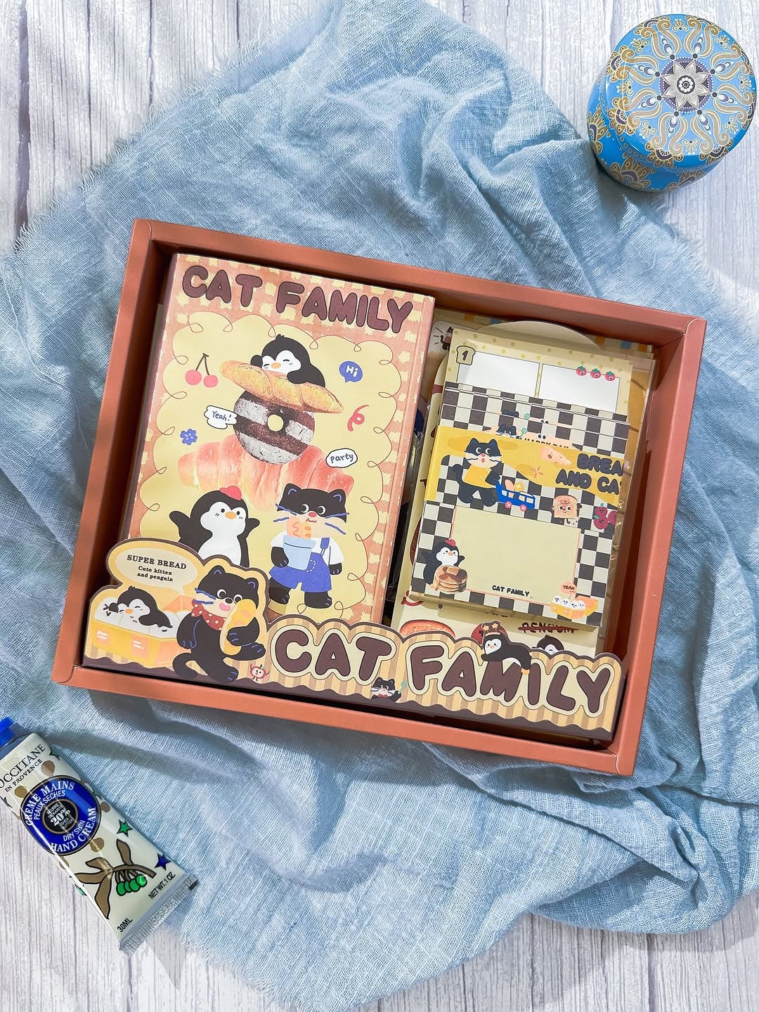 Cat familyصندوق الجورنال الشامل