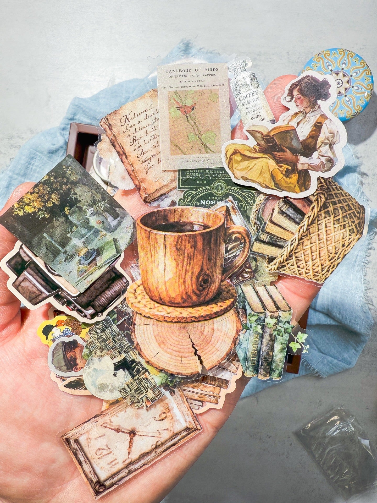 Whispering pages صندوق الجورنال الشامل
